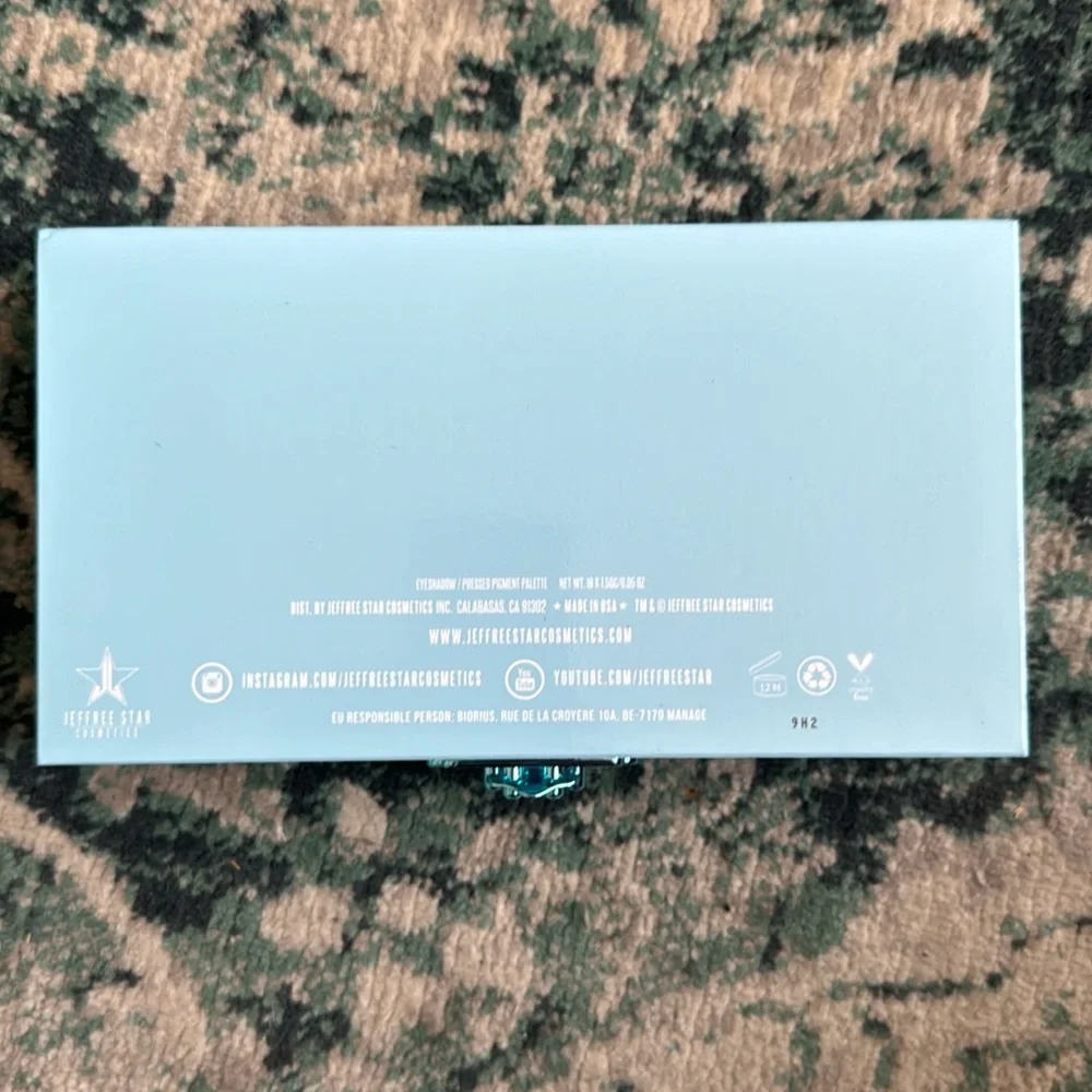 New Jeffree Star Blue Blood Eyeshadow Palette